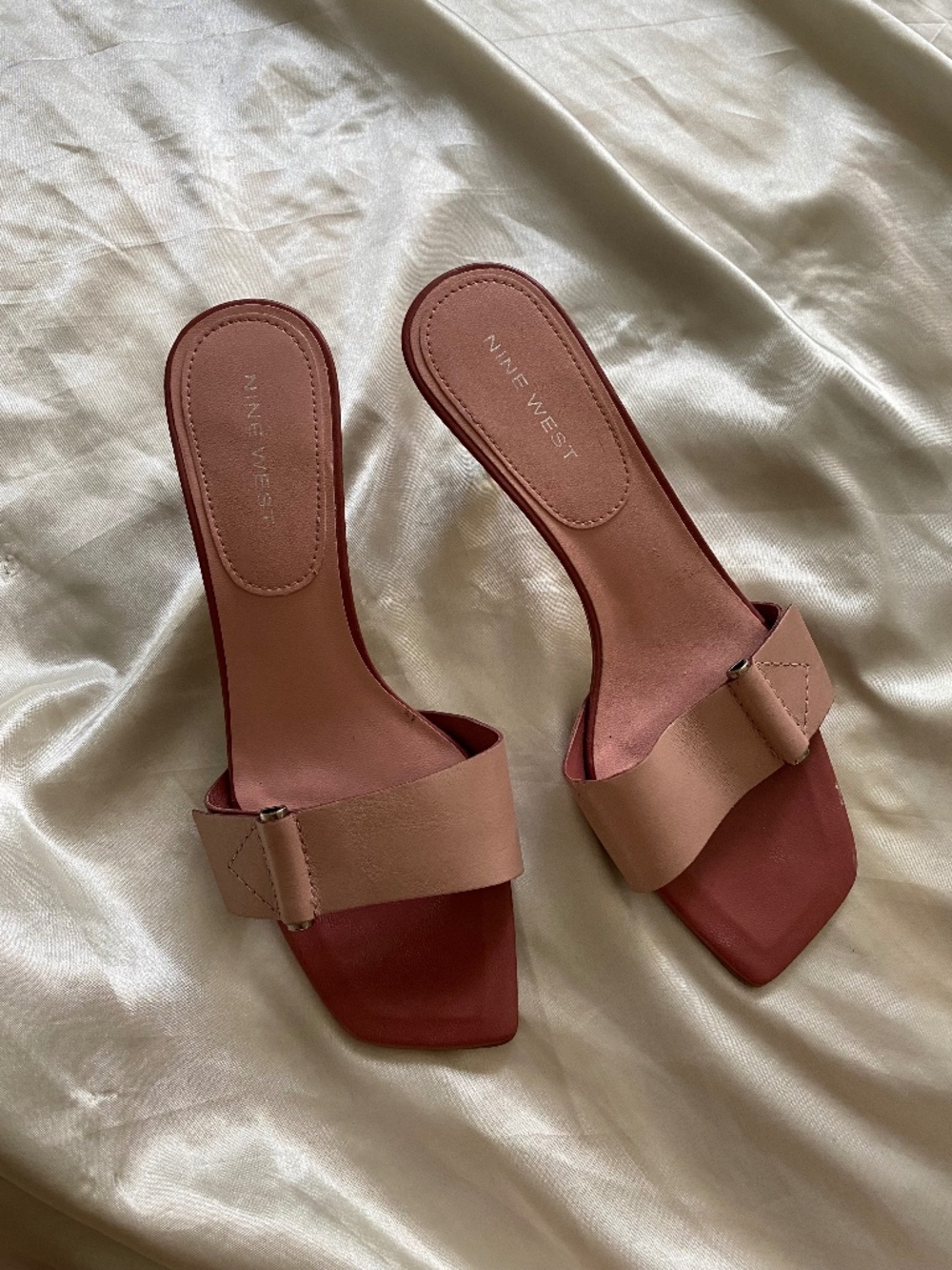 Vintage y2k Pink Buckle Minimalist Heels Carrie Bradshaw Size 6.5